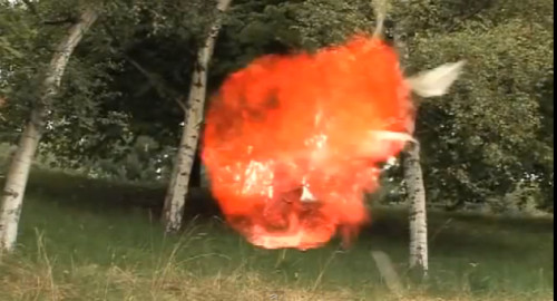 Explosion d'un ballon rempli d'hydrogène.