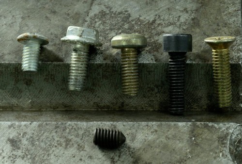 Différentes têtes de vis.