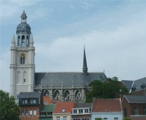 Halle-basilique_saint_martin
