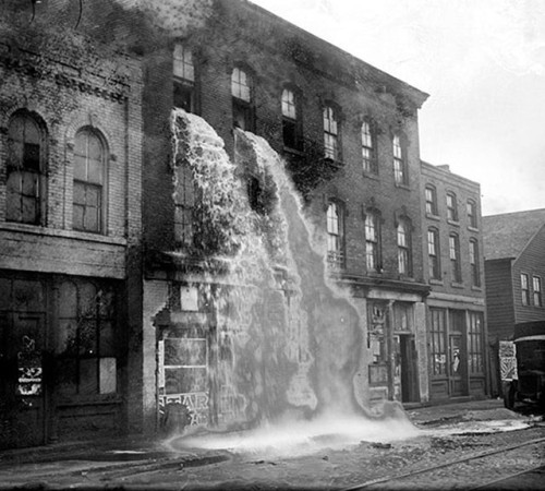 alcool-illegal-jette-durant-la-prohibition-1929