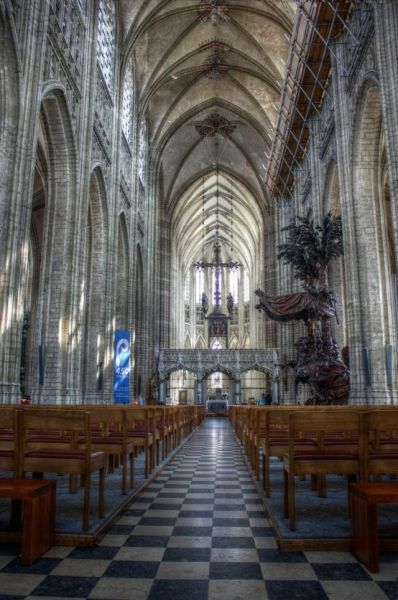 640px-Sint-Pieterskerk