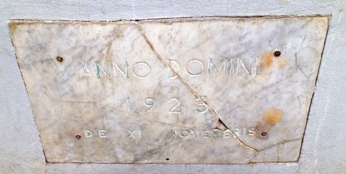 Plaque