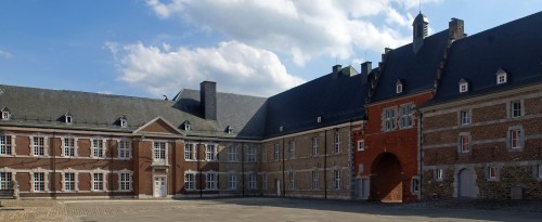 Stavelot_-_Abbaye_-_cour_intérieure