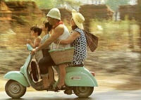 21_famille sur Vespa