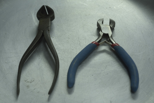 Ces deux pinces coupantes se ressemblent pas mal, mais à y regarder de plus près,
